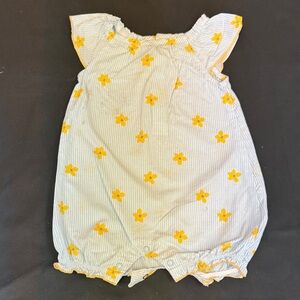 Carter’s Yellow Floral Baby Romper 6 months like new